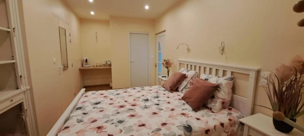Chambre Independante Sdb Privative A Amplepuis Guest house
